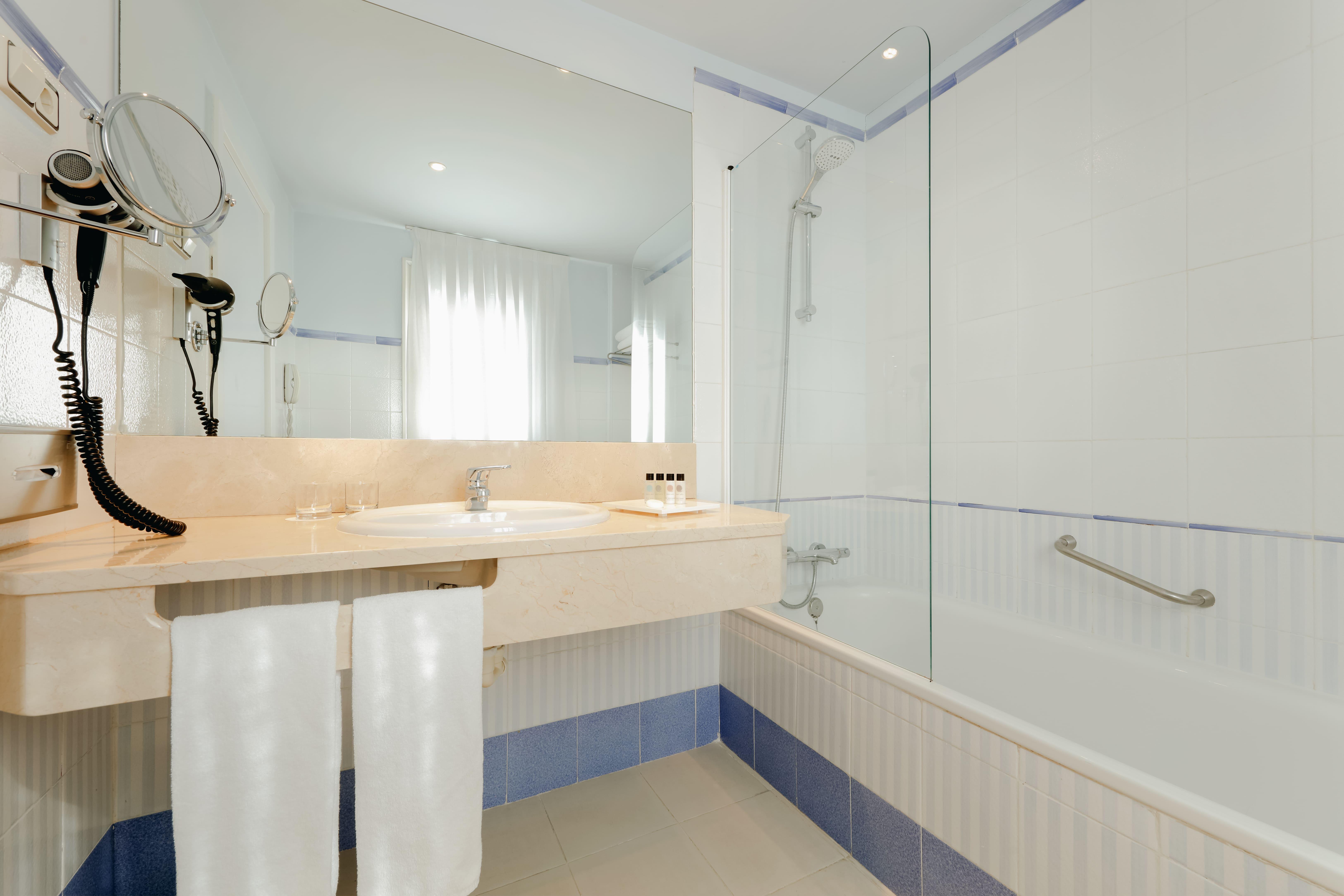 Abba Euskalduna Hotel Билбао Екстериор снимка