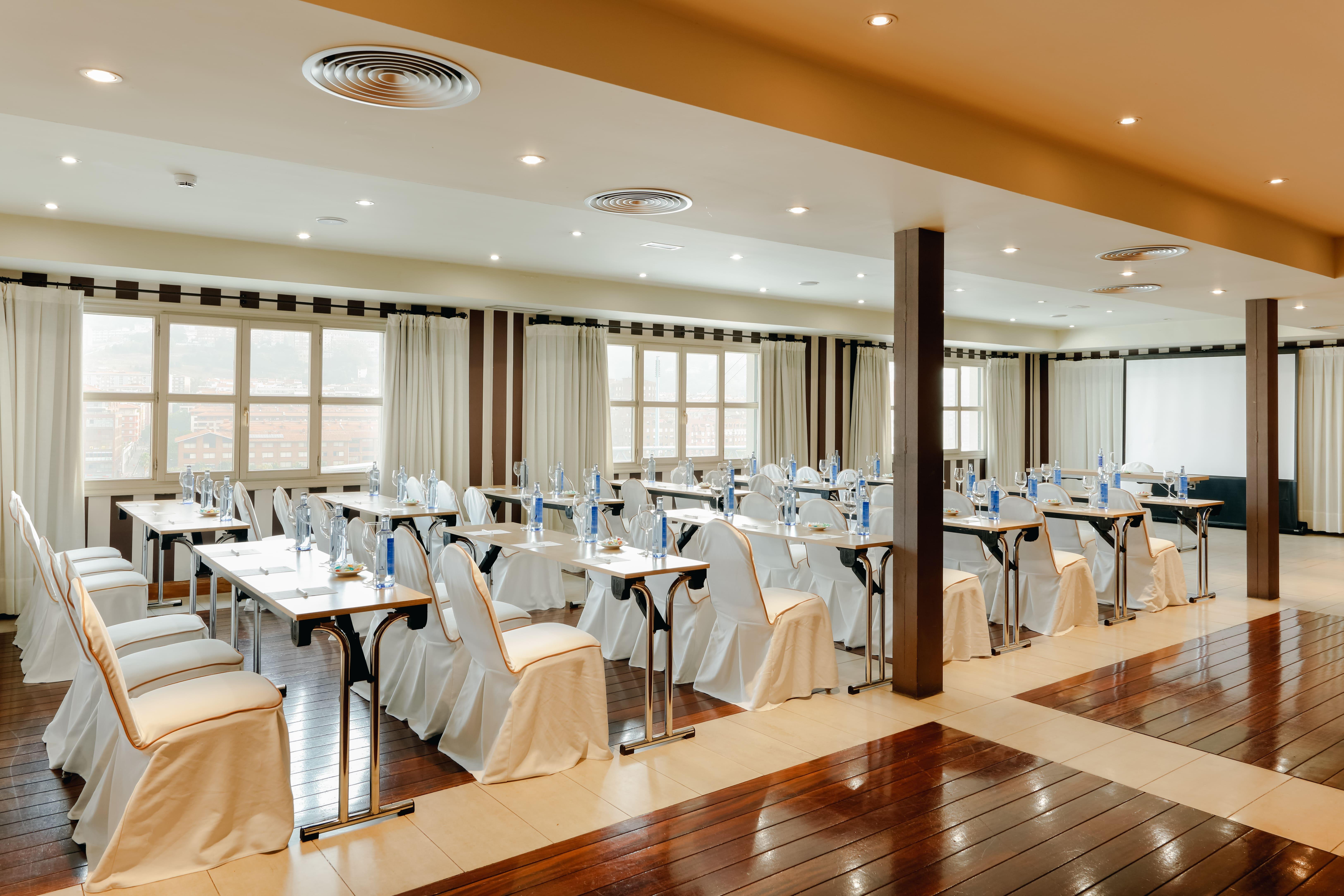 Abba Euskalduna Hotel Билбао Екстериор снимка