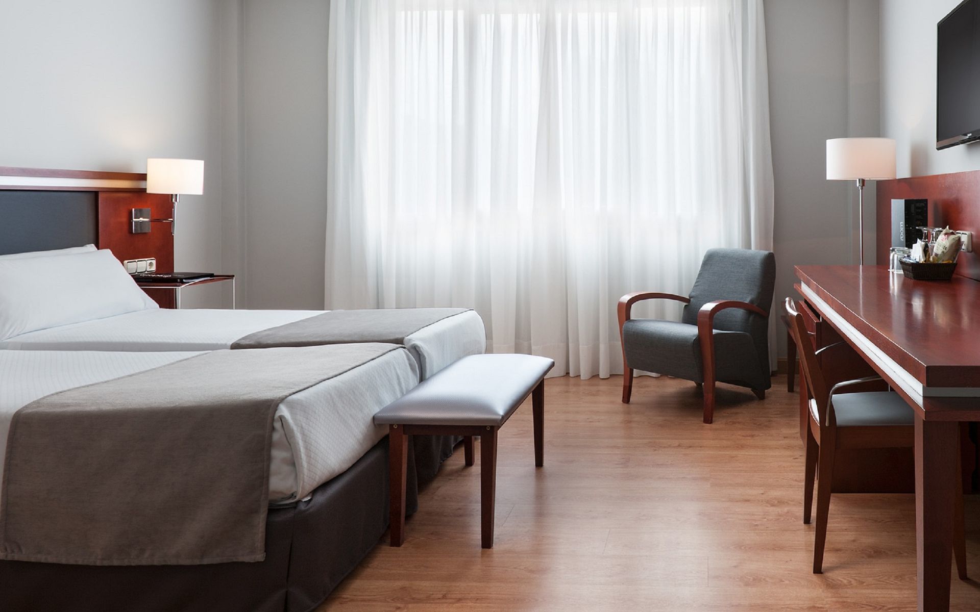 Abba Euskalduna Hotel Билбао Екстериор снимка