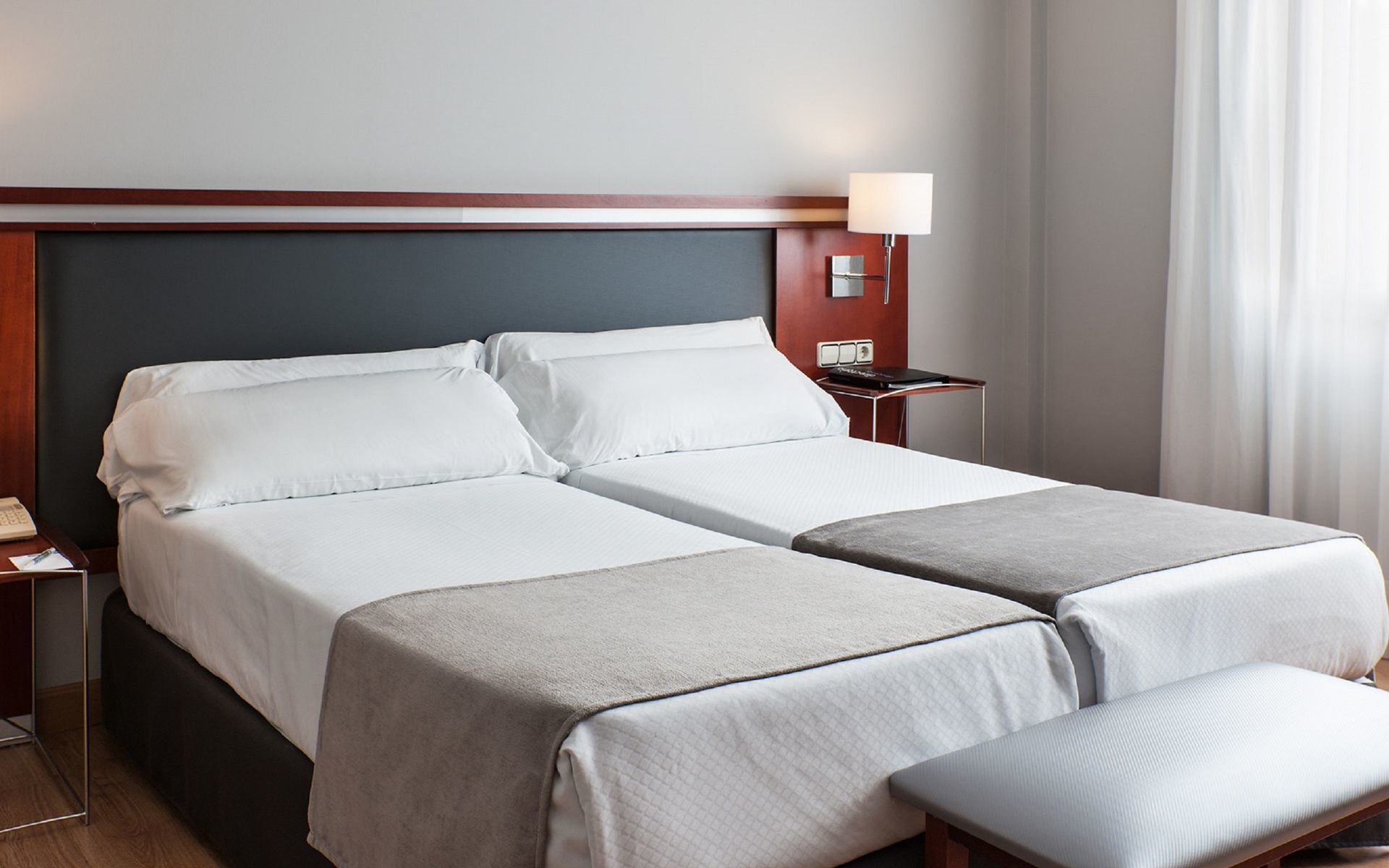 Abba Euskalduna Hotel Билбао Екстериор снимка